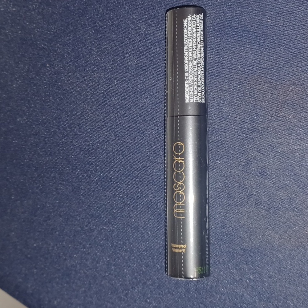 Makeup Assortment - Picture 4 of 8